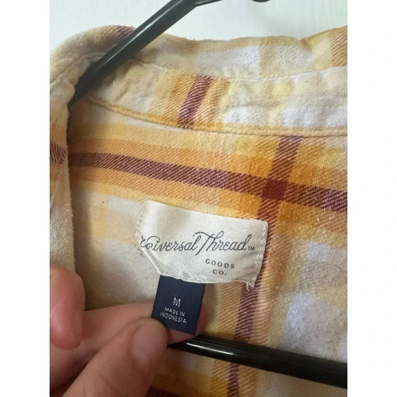 Universal Threads women’s size medium plaid cardigan - Picture 4 of 7